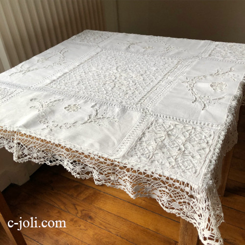 【パリ発送】T3133 フランスアンティークリネン刺繍＆レーステーブルクロス　カットワーク手刺繍リネン＆ボビンレース 88x85cm