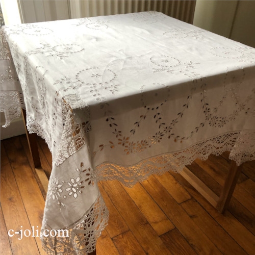 【パリ発送】T3135 フランスアンティークリネンテーブルクロス　カットワーク手刺繍リネン＆ボビンレース＆ニードルレース 132x130cm