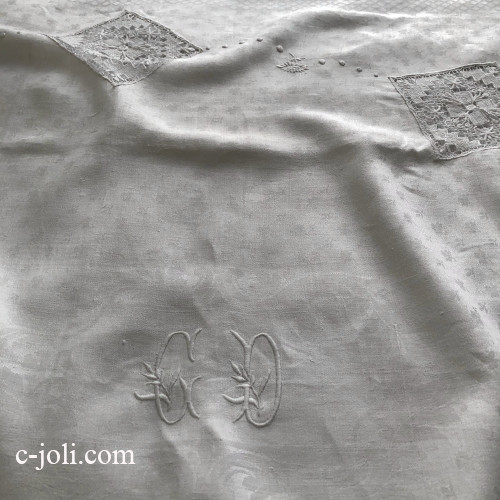 【パリ発送】T3143 フランスアンティークリネン大判テーブルクロス　手刺繍モノグラム＆ダマスク織リネンクロス＆ボビンレース 145x222cm