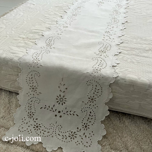 【パリ発送】T3164 フランスアンティークリネンテーブルランナー/テーブルクロス　カットワーク手刺繍リネン 1m20