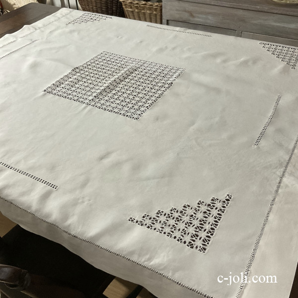 【日本発送】T3189 英国アンティークテーブルクロス　生成りイギリスアンティークリネン＆ドロンワーク 113x107cm