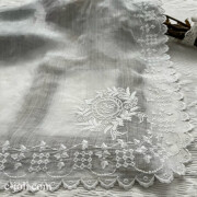 パリの骨董屋さんで購入の繊細なレ―スのハンカチ、アンティーク