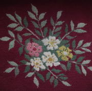 アンティークイギリスニードルワーク 紅花常磐万作 色糸刺繍 リネンクロシェクロス RTO クロスステッチ刺繍キット C362 