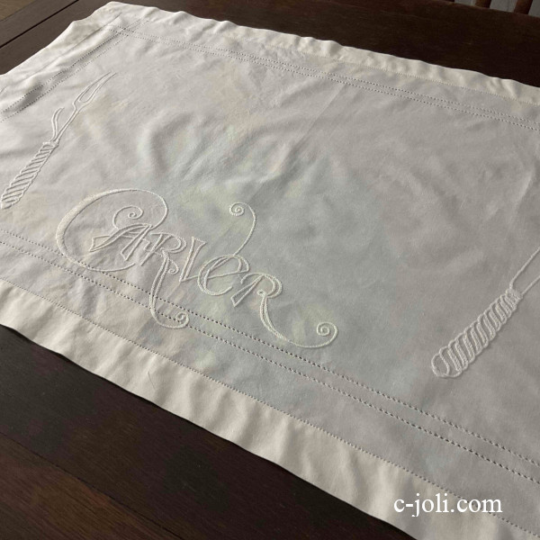 【日本発送】T-420　イギリスアンティークテーブルマット　手刺繍コットン　ナイフ＆フォーク柄