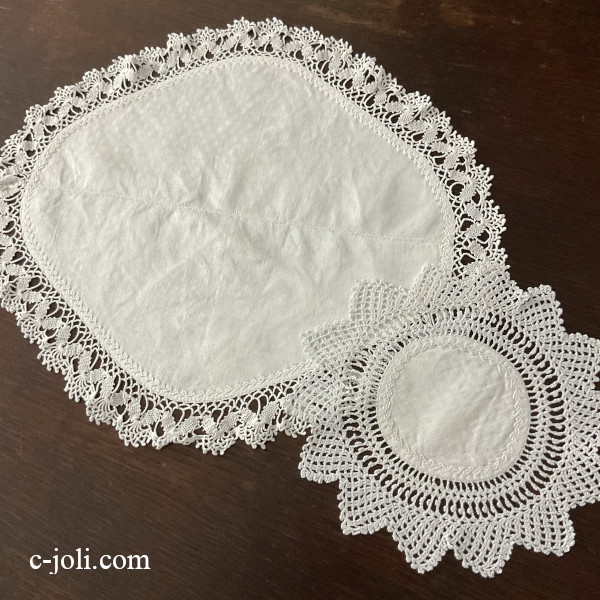 【日本発送】T-518 イギリスアンティークドイリー2枚　コットンレース＆ダマスク織リネン