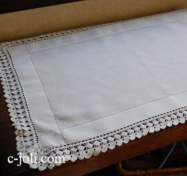 【日本発送】T-545　英国アンティークテーブルマット　リネン＆クロシェレース