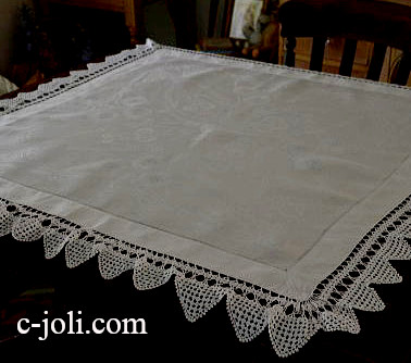 【日本発送】T1225　イギリスアンティークリネンテーブルクロス99x98cm　クロシェレース＆ドロンワークダマスク織リネン