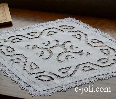 【日本発送】T1642　フランスアンティークレーステーブルマット　カットワーク手刺繍リネン