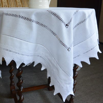 【日本発送】T2102　イギリスアンティークコットンテーブルクロス　コットン＆クロシェレース 96x90cm