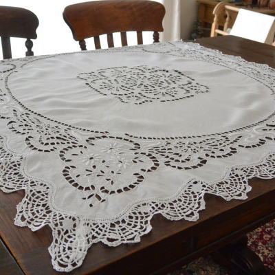 T2469　フランスアンティークリネンテーブルクロス　カットワーク手刺繍リネン＆ボビンレース 105x102cm