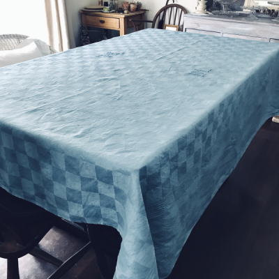 T2746　フランスアンティークリネン大判テーブルクロス　手刺繍モノグラム＆ダマスク織リネン　水色　195x171cm