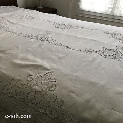 【パリ発送】T2916 フランスアンティークリネンテーブルクロス　カットワーク手刺繍リネン 224x160cm