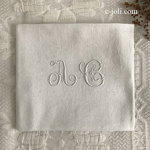 【パリ発送】T2971 フランスアンティークリネンテーブルナプキン/リネンクロスAC　手刺繍モノグラム＆ダマスク織リネン 79x68cm