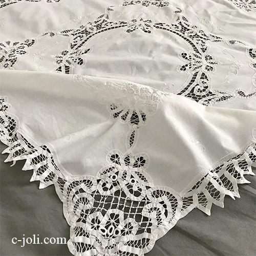 【パリ発送】T2979 フランスアンティークレーステーブルクロス　手刺繍コットン＆バテンレース 86x85cm