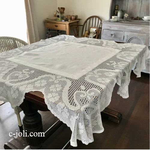 T3050 イギリスアンティークリネン大判テーブルクロス　クロシェレース＆リネンクロス 133x133cm