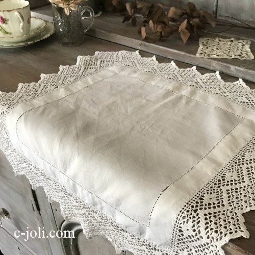 T3065 イギリスアンティークリネンテーブルマット　リネン＆クロシェレース 45x45cm