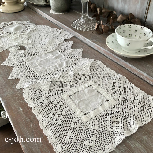 T3114  イギリスアンティークレース＆リネンドイリー5枚　リネン＆クロシェレース