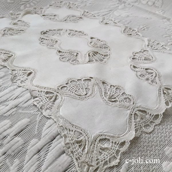 【パリ発送】T3122 フランスアンティークコットン＆レーステーブルマット　コットン＆ボビンレース 40x60cm 薄い生成り