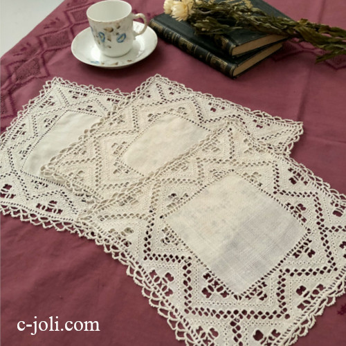 【パリ発送】T3126  フランスアンティークリネンドイリーセット　手刺繍リネン 3枚