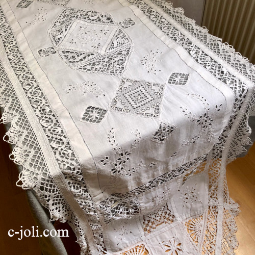 【パリ発送】T3148 フランスアンティークリネン＆レーステーブルランナー　カットワーク手刺繍リネン＆ボビンレース 59x217cm