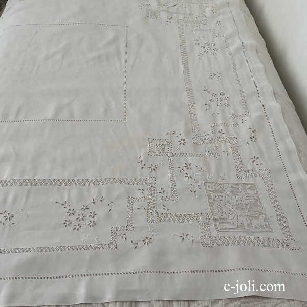 【パリ発送】T3177 フランスアンティークリネン大判テーブルクロス　カットワーク手刺繍＆ドロンワークリネン＆フィレレース 150x141cm