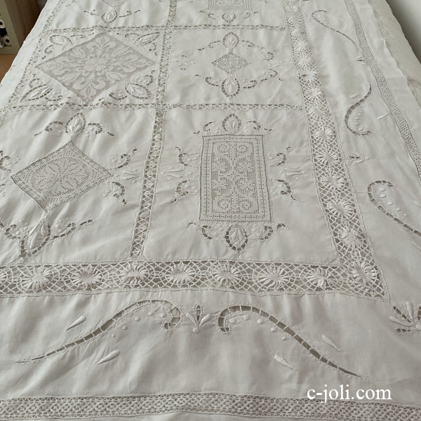 【パリ発送】T3179 フランスアンティークリネン大判テーブルクロス　手刺繍リネン＆フィレレース＆ボビンレース 176x145cm