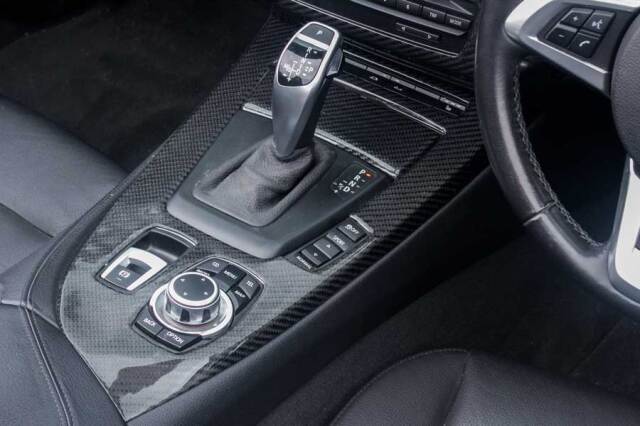 BMW Z4(E89)専用 リアルカーボン製 センターコンソールプロテクター