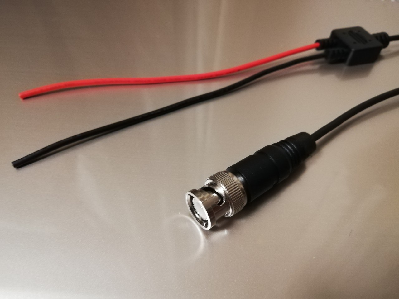 50オーム同軸ケーブル    BNCオス－リード線分岐タイプ （MIL規格RG-174電線タイプ、JIS規格1.5D-2V相当）