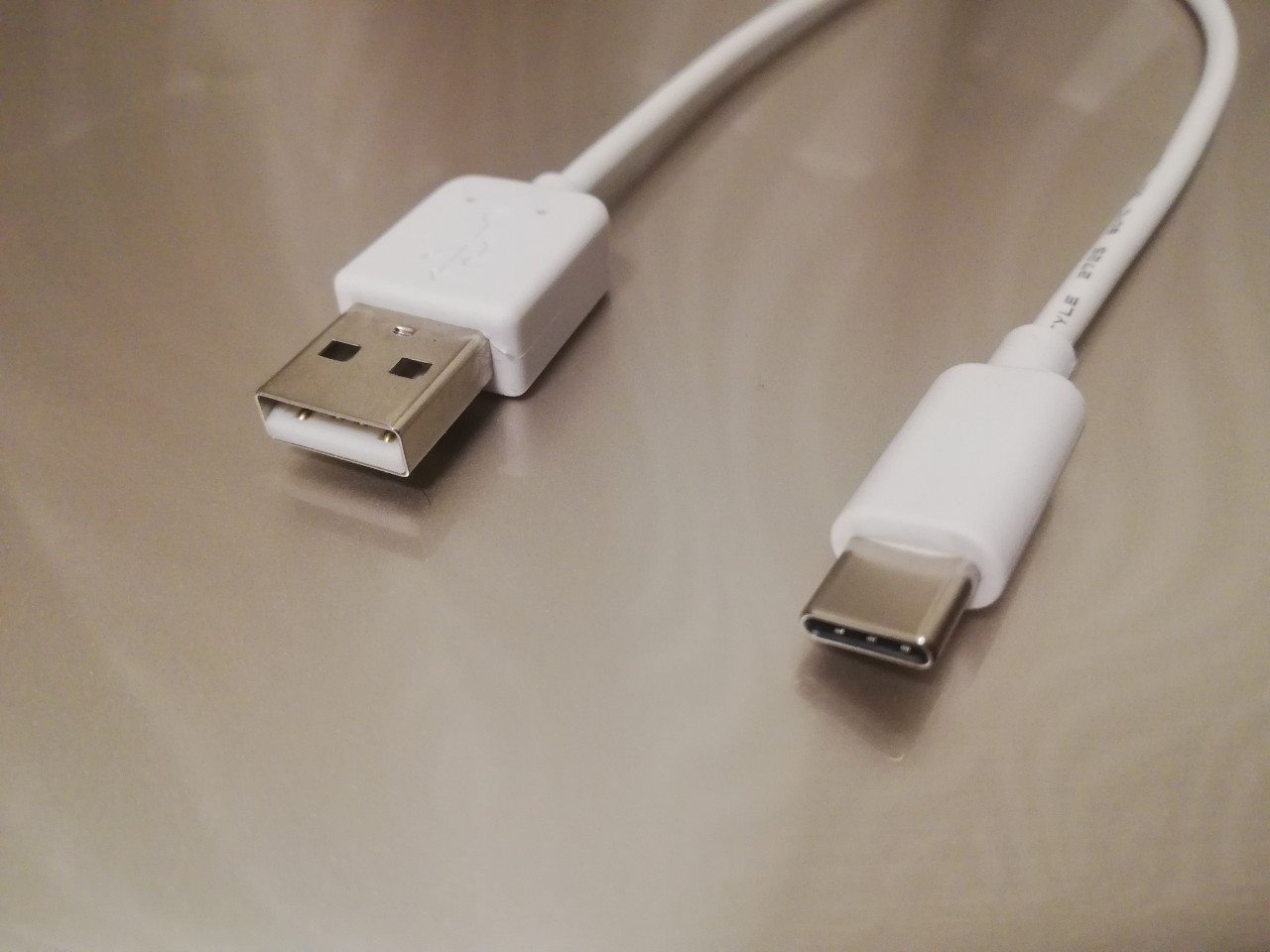 USB2.0ケーブル    Aコネクタ オス－Type C　コネクタ　 コンパクトタイプ　白色【ケーブルダイレクト】　