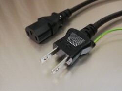 電源ケーブル　電源コード（2Pプラグ付きアース線／3Pソケット）＜7A-125V＞2Pプラグ-3Pソケット