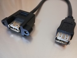 【USBパネルマウントケーブル】パネルマウントUSB2.0ケーブル    Aコネクタ メス－パネルマウントAコネクタ メス ＜パネルマウント中継アダプタケーブル　取付ネジピッチ30ｍｍ＞