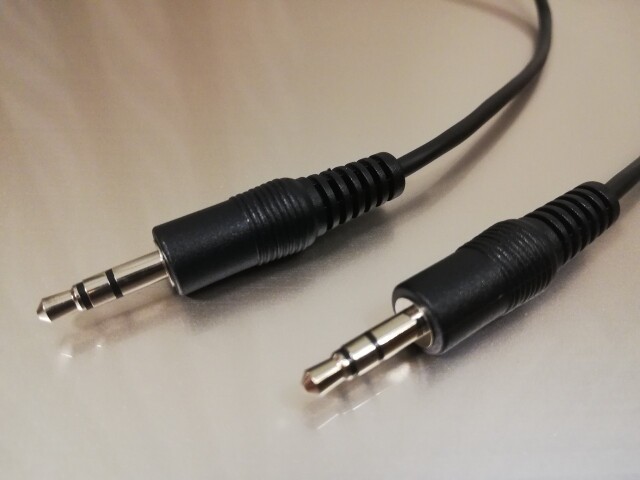 iRig Stream. ステレオミニプラグケーブル付 Amazon | 3.5mm ステレオミニプラグ⇔ミニジャック ヘッドホン延長