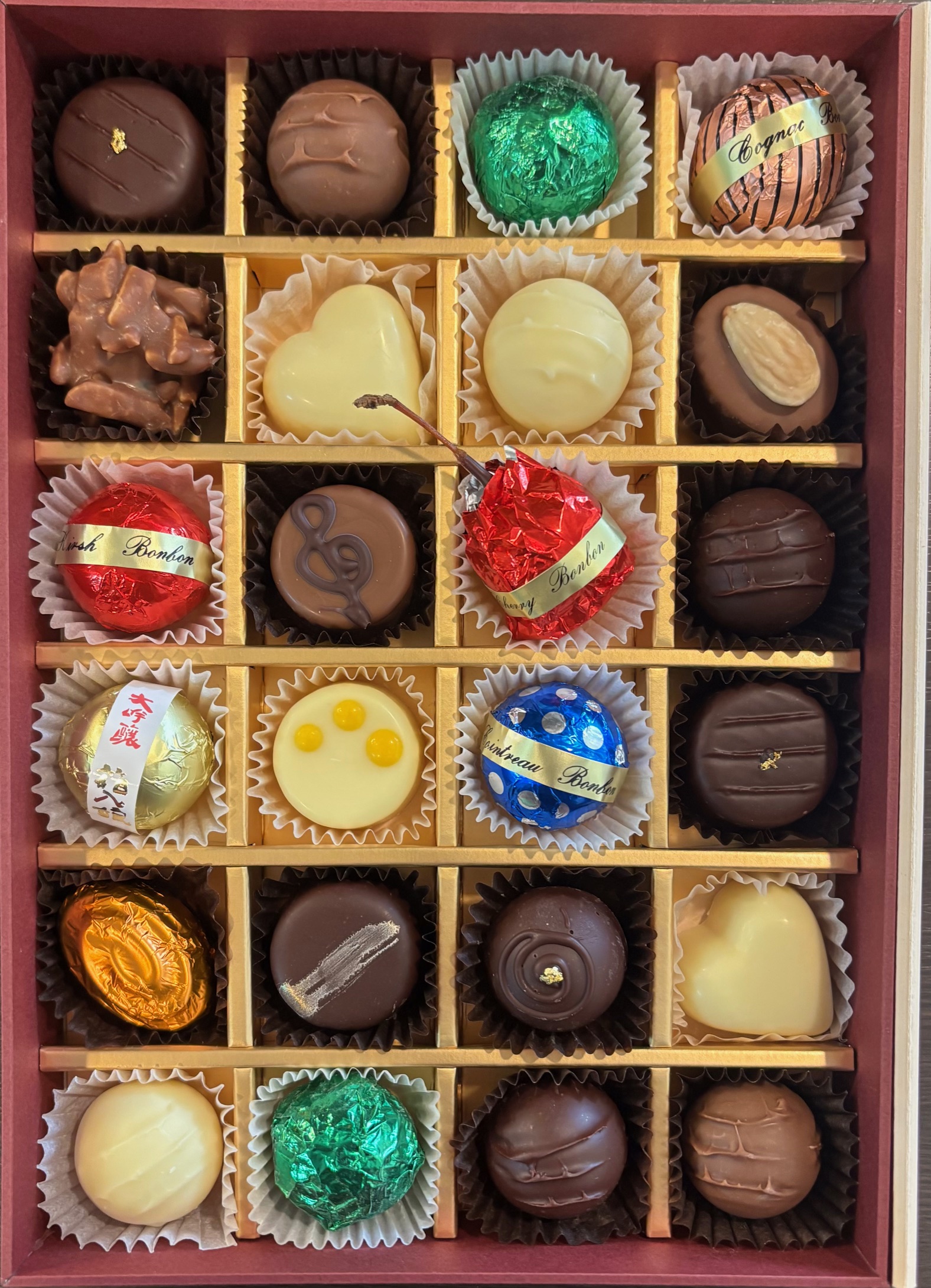 プラリネチョコレート詰め合わせ ２４個入り　AB-２４