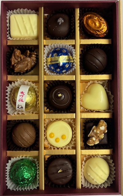 カカオロマンス　プラリネチョコレート　福岡　チョコレート　カカオロマンス カカオロマンスおすすめのプラリネチョコレートの詰め合わせ