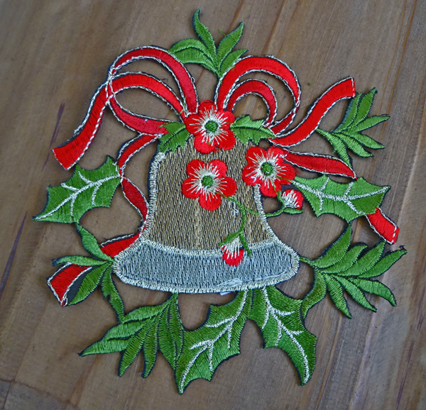 クリスマスを楽しく彩る『ドイリー』ベル柄　コースター