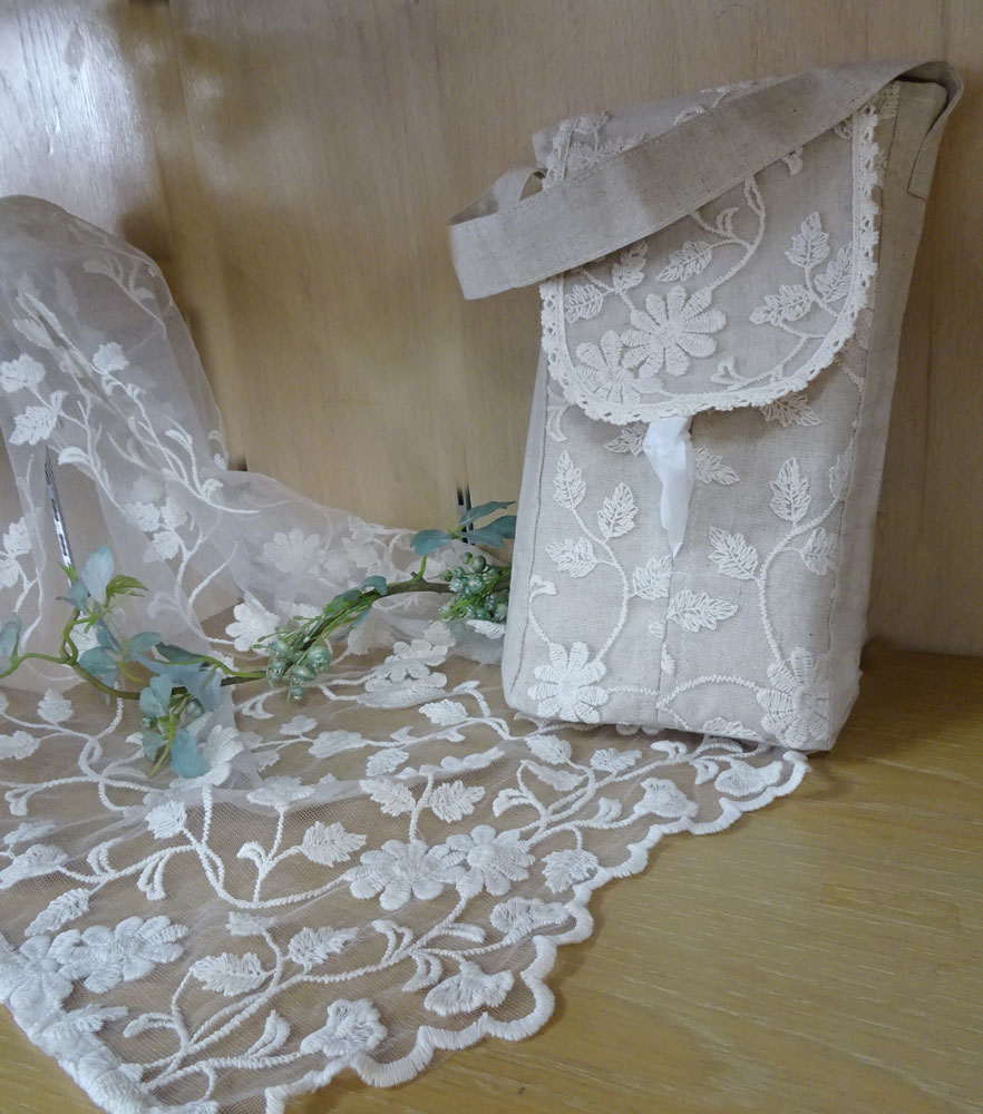 人気のカフェカーテンに『ティッシュカバー』　出来ましたリネン　ナチュラル