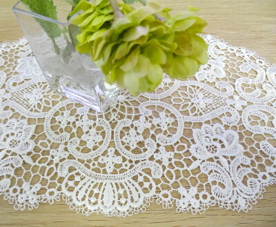 NEW　真っ白　楕円　おしゃれ　価格以上の可愛さ『ドイリー』【約36×20cm】アラベスク模様がおしゃれです。オーバル