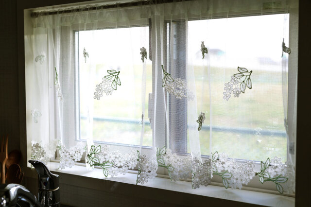 縦45cm】チュールに模様部分は、レースアップリケ『カフェカーテン