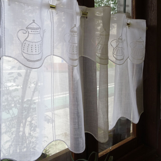 ドイツから来ました　お家カフェが出来る『カフェカーテン』自由に自分で切れる【約 横90ｘ縦45ｃｍ】ショート