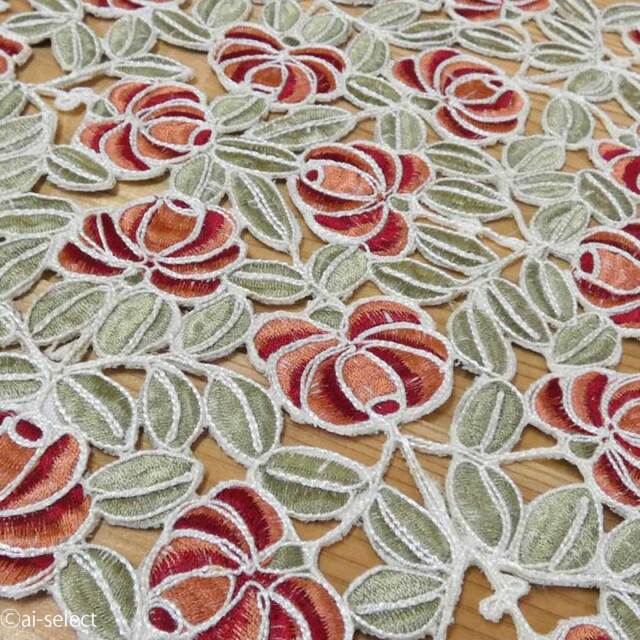 テーブルセンター 綺麗 華やか 価格以上に豪華 高級コード刺繍 約