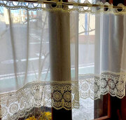 縦長　細窓にお勧めカフェカーテン　レースが綺麗【約 100x45ｃｍ】オフホワイトで　お部屋に馴染みます　細窓　ショート小窓用