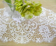 NEW　真っ白　楕円　おしゃれ　価格以上の可愛さ『ドイリー』【約36×20cm】アラベスク模様がおしゃれです。オーバル
