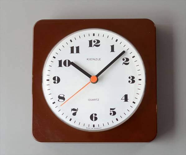 ドイツ製 KIENZLE 壁時計 キンツレー プラスチック筐体 ミッドセンチュリー クロック 壁掛け時計 ヴィンテージ
