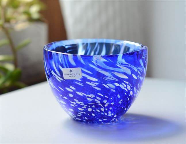 スウェーデン STENINGE SLOTT きれいなブルーのガラスボウル 9.7cm 北欧 グラス ポット ヴィンテージ