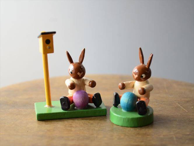 ドイツ製 ヴィンテージ かわいい木製のイースターバニー ハンドメイド 木工芸品 うさぎ 置物 フィギュア_260318