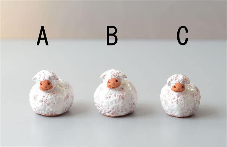 ドイツから 丸みがかわいい陶器の羊 オブジェ 置物 フィギュア インテリア ヴィンテージ アンティーク_260527