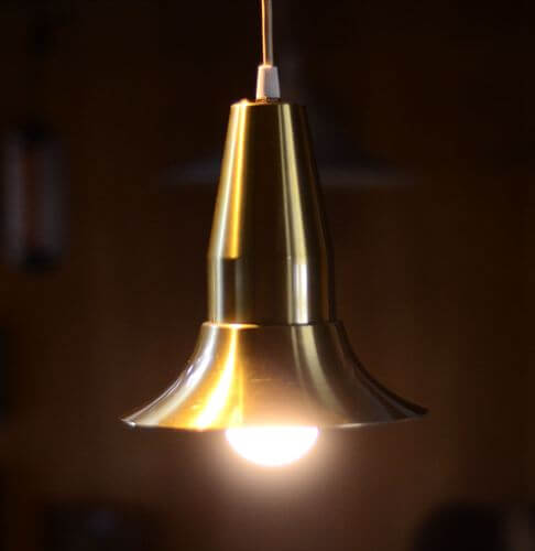 デンマークから かわいいフォルムの真鍮色 ペンダントライト 北欧 ヴィンテージ 照明 天井 ランプ アンティーク