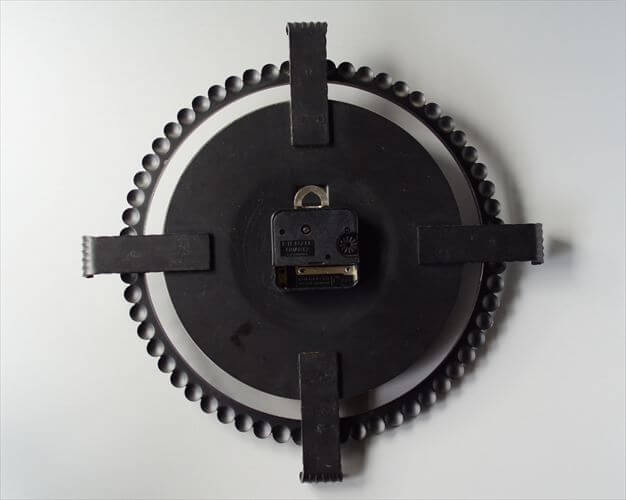 旧西ドイツＨＵＧＯ－ＨＥＴＴＩＣＨ時計工場製ビンテージ電池置時計（動作品） 70's West Germany 