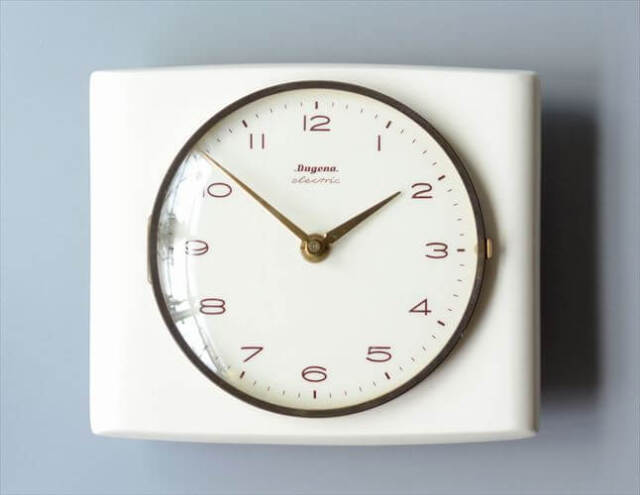 ドイツ製 Dugena ホワイトセラミック 壁時計 壁掛け 白磁器 クロック