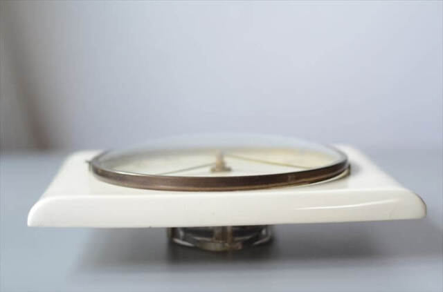 ドイツ製 Dugena ホワイトセラミック 壁時計 壁掛け 白磁器 クロック